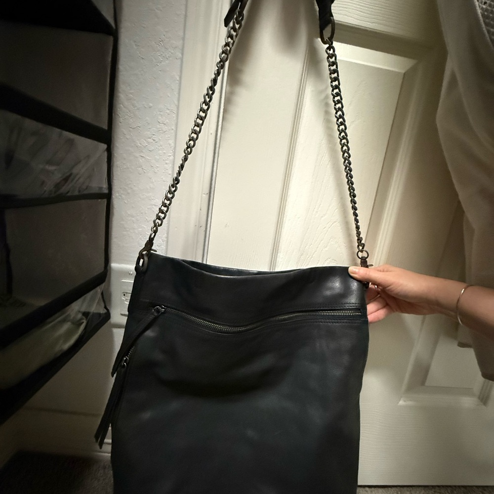 Elegant FRYE & Co Black Leather Shoulder Bag